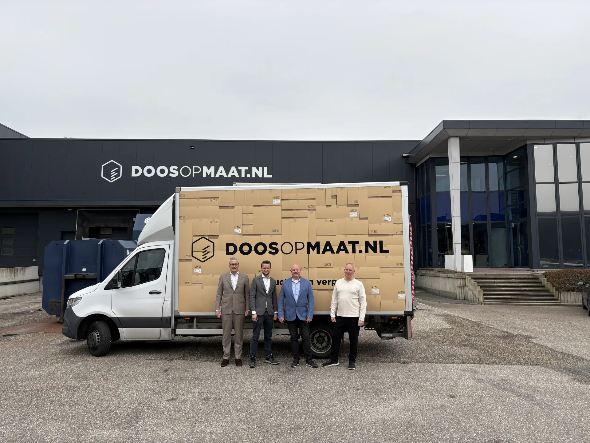 Overname kartonage hedel en dozenstampers