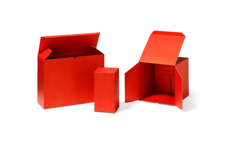Grote en kleine klepdozen rood karton onbedrukt