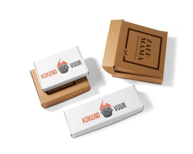Postdoos fefco 427. Bruin en witte kartonnen postdozen met bedrukking