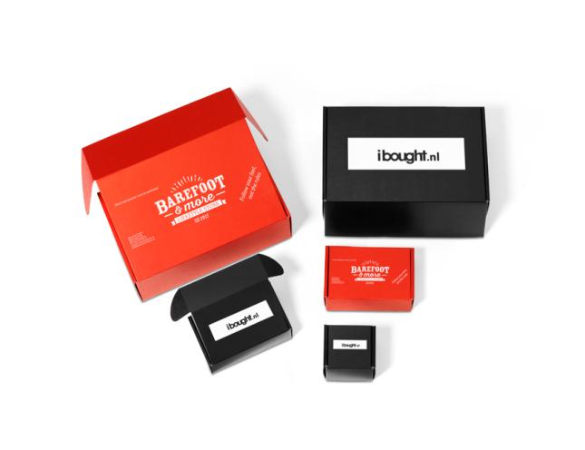 Rood en zwart karton postdozen bedrukt