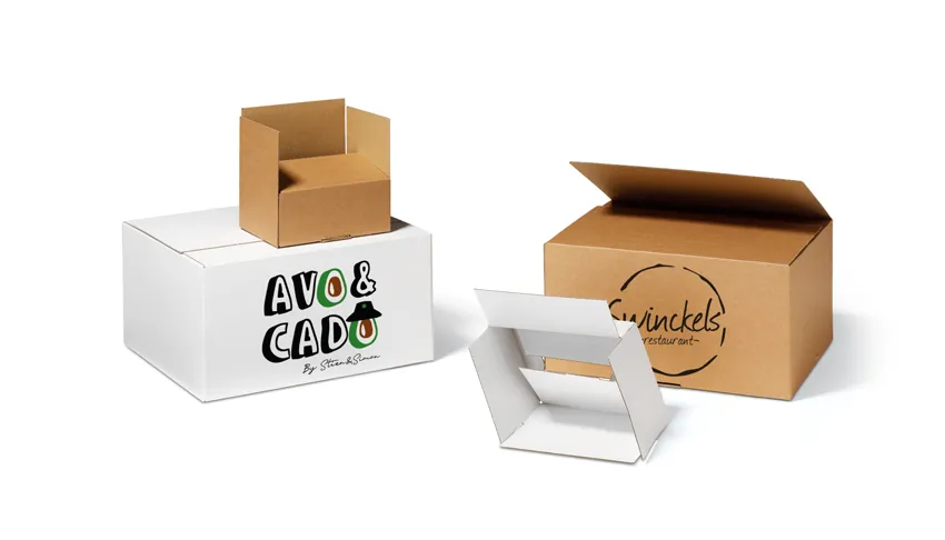 Collectie van bruine en witte dozen, met en zonder bedrukking